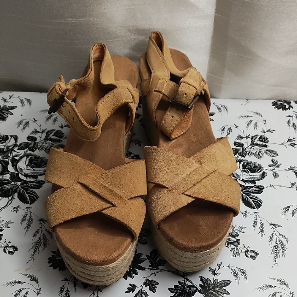 Toms Tan Espadrilles with‎ Crisscross Straps